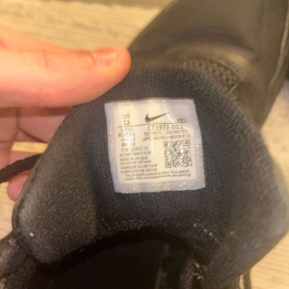 Nike Kyrie Flytrap 4 IV Black Cool Grey Size 12 Mens Basketball - Picture 6 of 6